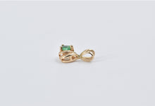 Load image into Gallery viewer, 14K Round Emerald Vintage Simple Classic Pendant Yellow Gold