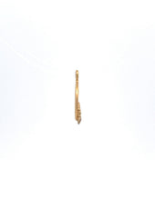 Load image into Gallery viewer, 10K Black Hills Leaf Round Circle Vintage Charm/Pendant Yellow Gold