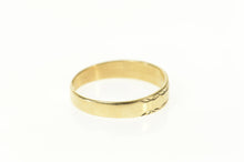 Load image into Gallery viewer, 14K Retro Scroll Pattern Graduated Wedding Band Ring Size 10.25 Yellow Gold