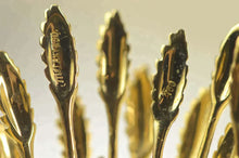 Load image into Gallery viewer, 18K Tiffany & Co. Wheat Sheaf Grass Bundle Pin/Brooch Yellow Gold