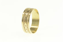 Load image into Gallery viewer, 14K Art Deco Heart Pattern Ornate Band Ring Yellow Gold