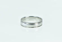 Load image into Gallery viewer, Platinum 5.3mm Vintage Grooved Men&#39;s Wedding Band Ring