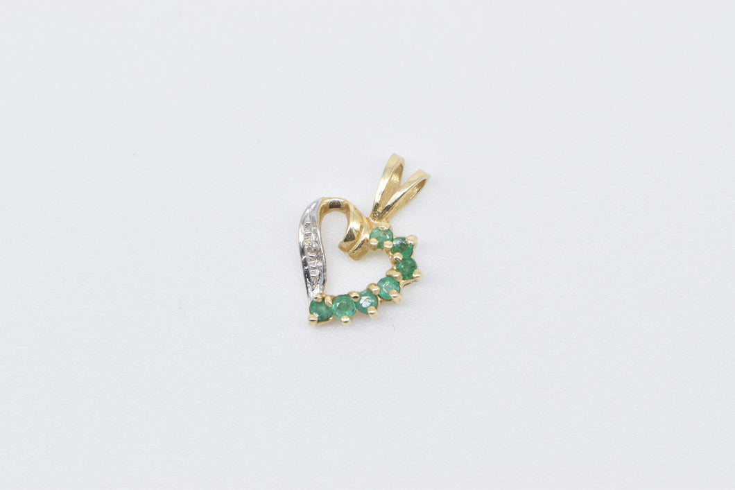 14K Emerald Diamond Heart Love Symbol Vintage Pendant Yellow Gold