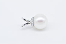 Load image into Gallery viewer, 14K 7.1mm Classic Pearl Simple Plain Pendant White Gold