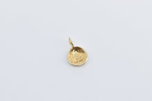 Load image into Gallery viewer, 14K Scallop Sea Shell Diamond Cut Ocean Motif Charm/Pendant Yellow Gold