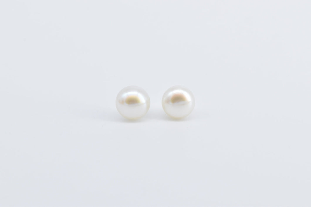 14K 6.6mm Cultured Pearl Vintage Classic Stud Earrings Yellow Gold