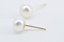 Load image into Gallery viewer, 14K 6.6mm Cultured Pearl Vintage Classic Stud Earrings Yellow Gold