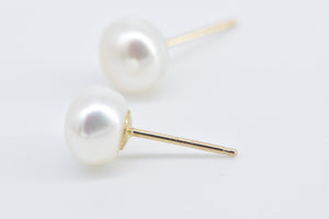 14K 6.6mm Cultured Pearl Vintage Classic Stud Earrings Yellow Gold