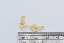 Load image into Gallery viewer, 14K Detailed Sea Horse Ocean Animal Beach Stud Earrings Yellow Gold