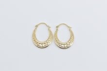 Load image into Gallery viewer, 14K Geometric Pattern Oval Fashion Hoop Earrings Yellow Gold