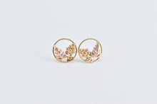 Load image into Gallery viewer, 10K Black Hills Leaf Grape Cluster Circle Stud Earrings Yellow Gold