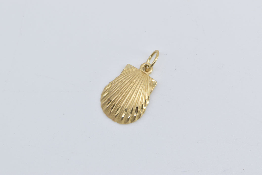 14K Scallop Sea Shell Ocean Motif Beach Charm/Pendant Yellow Gold