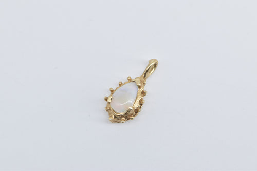 14K Pear Opal Scalloped Ornate Vintage Fashion Pendant Yellow Gold