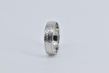 Load image into Gallery viewer, Platinum 5.9mm Hammered Novell Wedding Band Ring