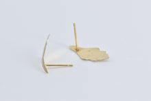 Load image into Gallery viewer, 14K Diamond Cut Leaf Design Vintage Stud Earrings Yellow Gold