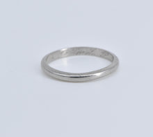 Load image into Gallery viewer, Platinum Art Deco 2.3mm Classic Wedding Band Ring