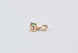 14K Round Emerald Vintage Simple Classic Pendant Yellow Gold