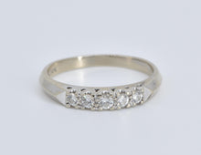 Load image into Gallery viewer, 14K 0.30 Ctw Classic Diamond Wedding Band Ring White Gold