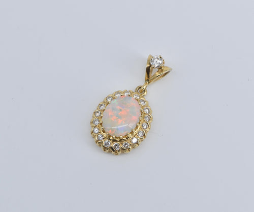 14K Oval Natural Opal 0.30 Ctw Diamond Halo Vintage Pendant Yellow Gold