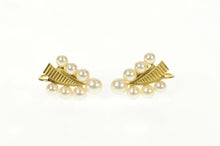 Load image into Gallery viewer, 14K Retro Leaf Cluster Graduated Screw Back Earrings Yellow Gold
