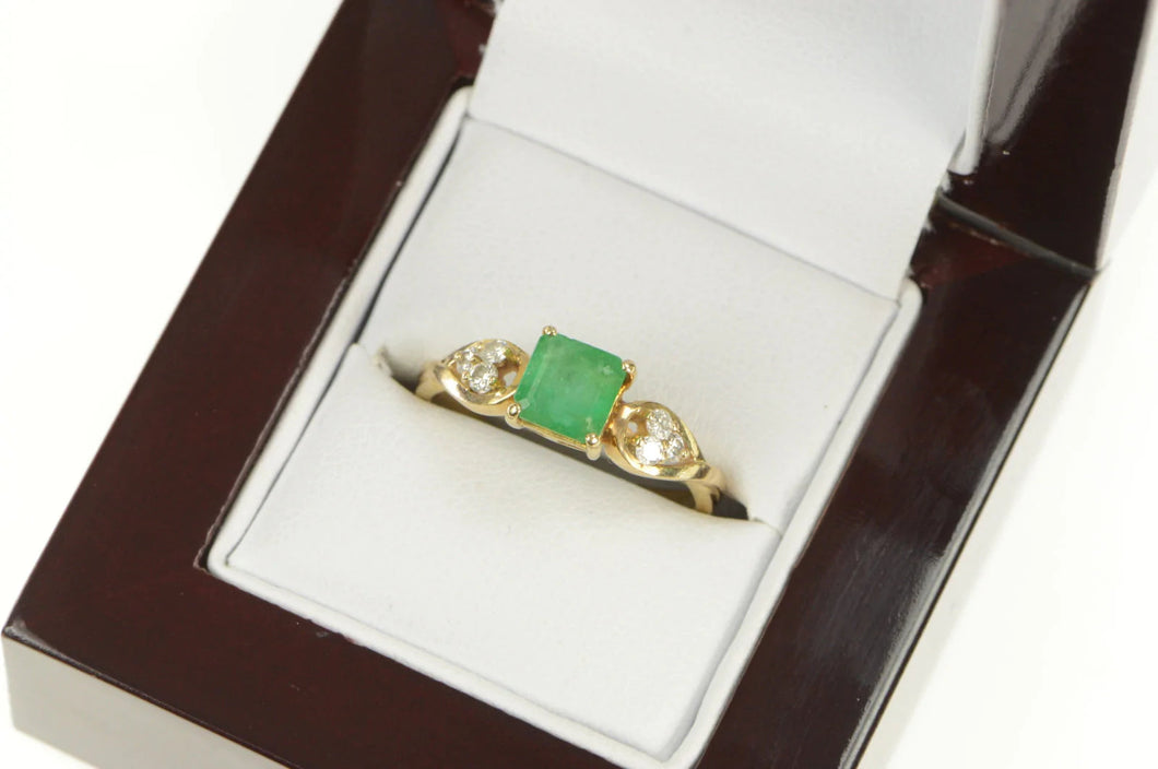 18K 1.15 Ctw Emerald Diamond Engagement Ring Yellow Gold