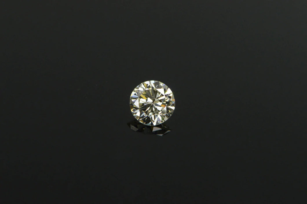 GIA 0.96 Ct Round Brilliant Cut L Color SI1 Clarity Diamond