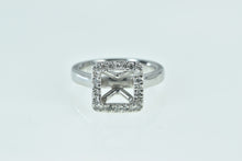 Load image into Gallery viewer, Platinum 7.85mm Princess Diamond Halo Setting Ring
