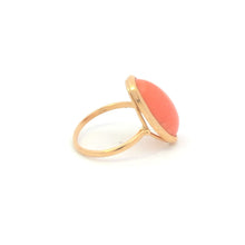 Load image into Gallery viewer, 18K Oval Coral Cabochon Vintage Statement Ring Yellow Gold