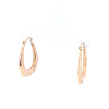 Load image into Gallery viewer, 14K 25.7mm Diamond Cut Pattern Squared Hoop Earrings Yellow Gold