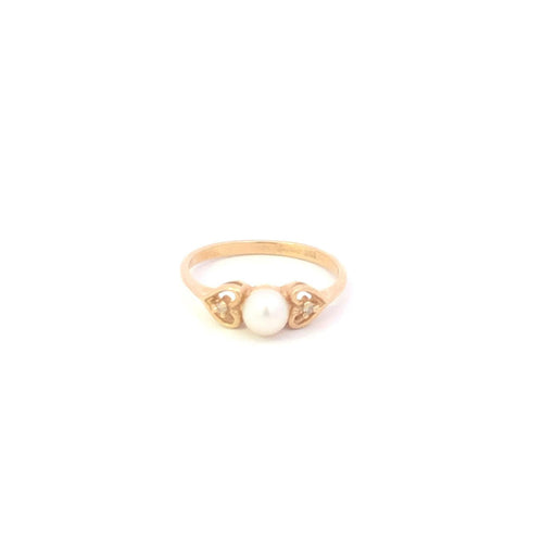 10K 5.0mm Vintage Pearl Diamond Heart Accent Ring Yellow Gold