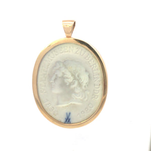 14K 150 Year Staatliche Museen zu Berlin Cameo Oval Pendant Yellow Gold