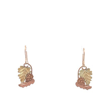 Load image into Gallery viewer, 14K Black Hills Leaf Vintage Cluster Dangle Earrings Yellow Gold
