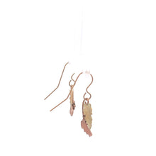 Load image into Gallery viewer, 14K Black Hills Leaf Vintage Cluster Dangle Earrings Yellow Gold