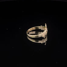 Load image into Gallery viewer, 14K Claddagh Celtic Traditional Loyalty Symbol Ring Yellow Gold