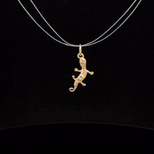 Load image into Gallery viewer, 14K Diamond Cut Lizard Gecko Vintage Charm/Pendant Yellow Gold
