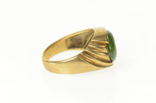 Load image into Gallery viewer, 10K Carved Green Agate Cameo Retro Swirl Ring Size 11 Yellow Gold