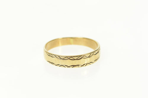 14K Retro Scroll Pattern Graduated Wedding Band Ring Size 10.25 Yellow Gold