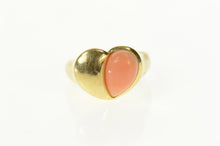 Load image into Gallery viewer, 14K Coral Cabochon Heart Retro Statement Ring Size 7.75 Yellow Gold