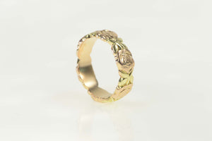 14K Two Tone Ornate Rose Flower Pattern Band Ring Size 7.5 Rose Gold