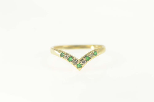 14K Emerald Diamond Chevron Wedding Band Ring Size 6.25 Yellow Gold