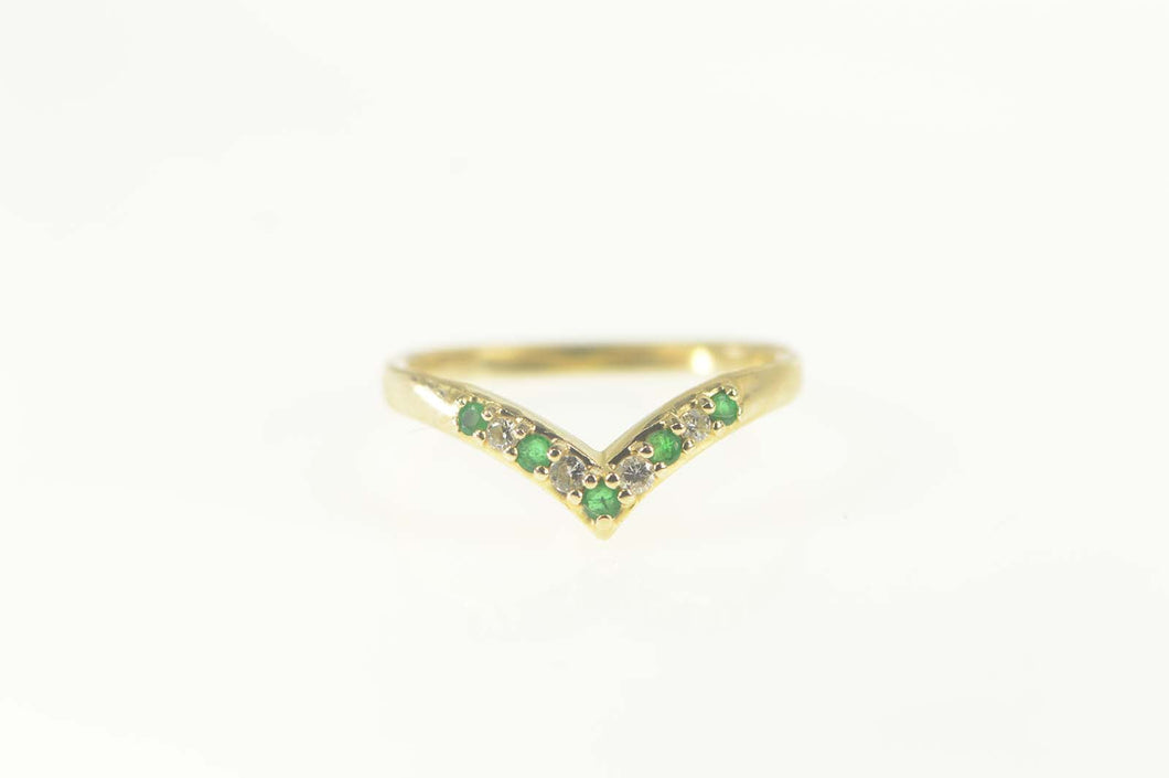 14K Emerald Diamond Chevron Wedding Band Ring Size 6.25 Yellow Gold