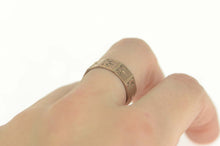 Load image into Gallery viewer, 8K Victorian Etched Sun Burst Pattern Ornate Ring Size 9 Yellow Gold