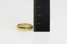 Load image into Gallery viewer, 14K Scalloped Grooved Classic Wedding Band Ring Yellow Gold