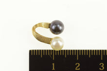 Load image into Gallery viewer, 14K Black &amp; White Pearl Retro Loop Curved Pendant Yellow Gold