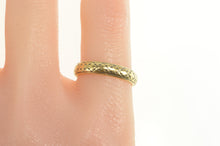 Load image into Gallery viewer, 14K Victorian Etched Lattice Pattern Wedding Band Ring Yellow Gold