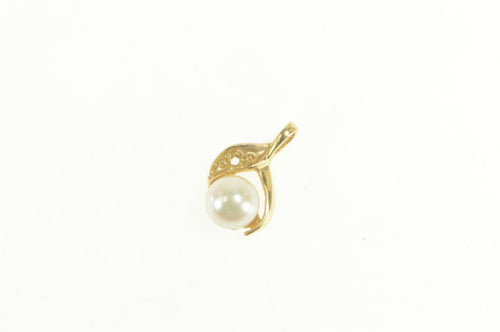 14K Pearl Classic Small Curvy Simple Pendant Yellow Gold
