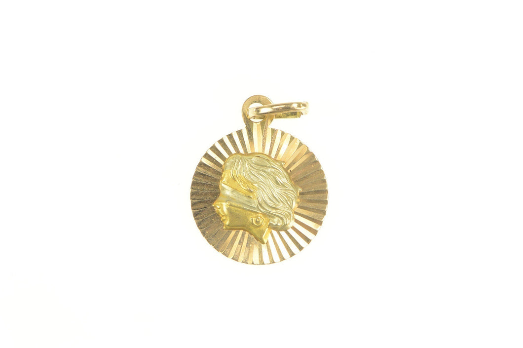18K Justice Is Blind Retro Pleated Round Charm/Pendant Yellow Gold