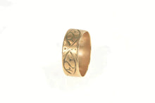 Load image into Gallery viewer, 10K 7.6mm Victorian Floral Rose Pattern Band Ring Yellow Gold