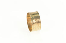 Load image into Gallery viewer, 10K Victorian 8.6mm Vine Leaf Pattern Band Ring Yellow Gold