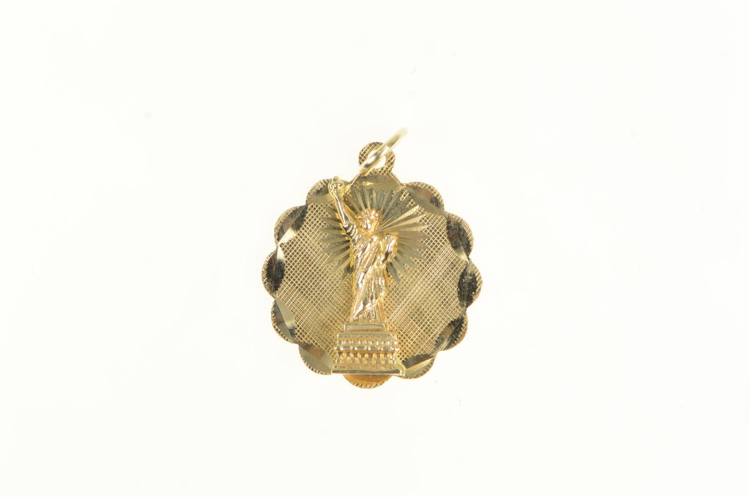 14K Statue of Liberty NYC New York Souvenir Charm/Pendant Yellow Gold